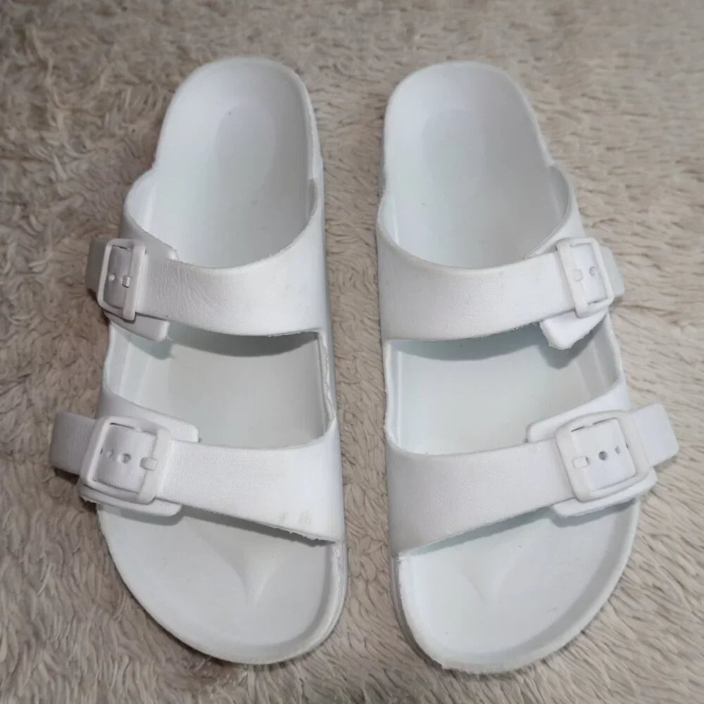 Girls Size 2/3 White Slip On Slide On Double Strap Sandals